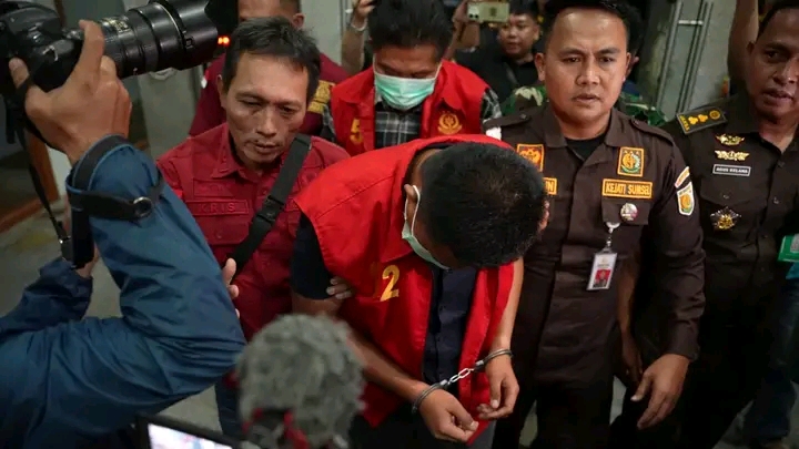 Diduga Terima Suap, Oknum Anggota Dewan dan Anaknya Ditangkap