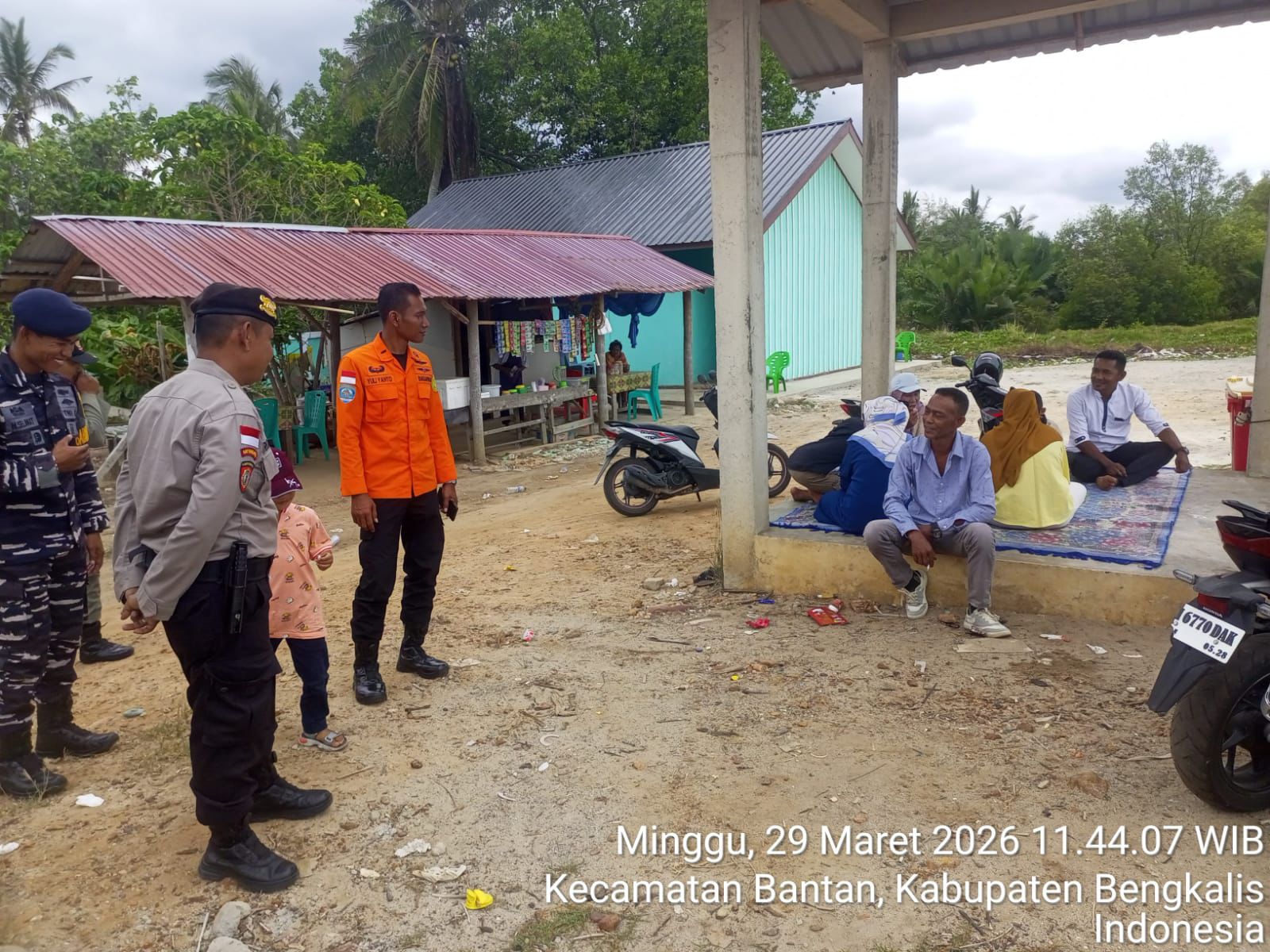 Polsek Bantan Amankan Ribuan Pengunjung di Pantai Indah Selatbaru, Situasi Kondusif