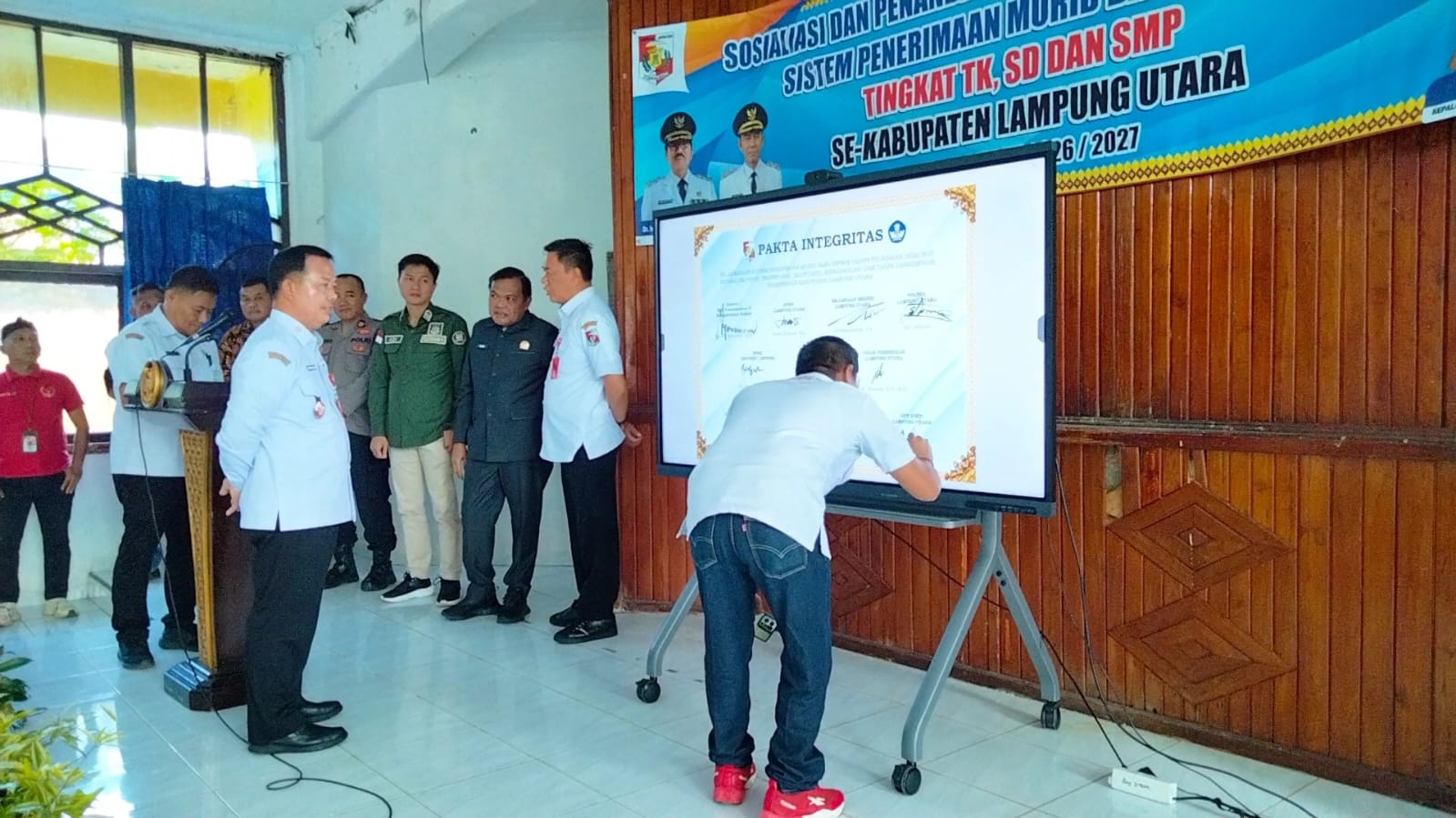 Wujudkan Transparansi, Disdik Lampung Utara Teken Pakta Integritas SPMB Tahun Ajaran 2026/2027