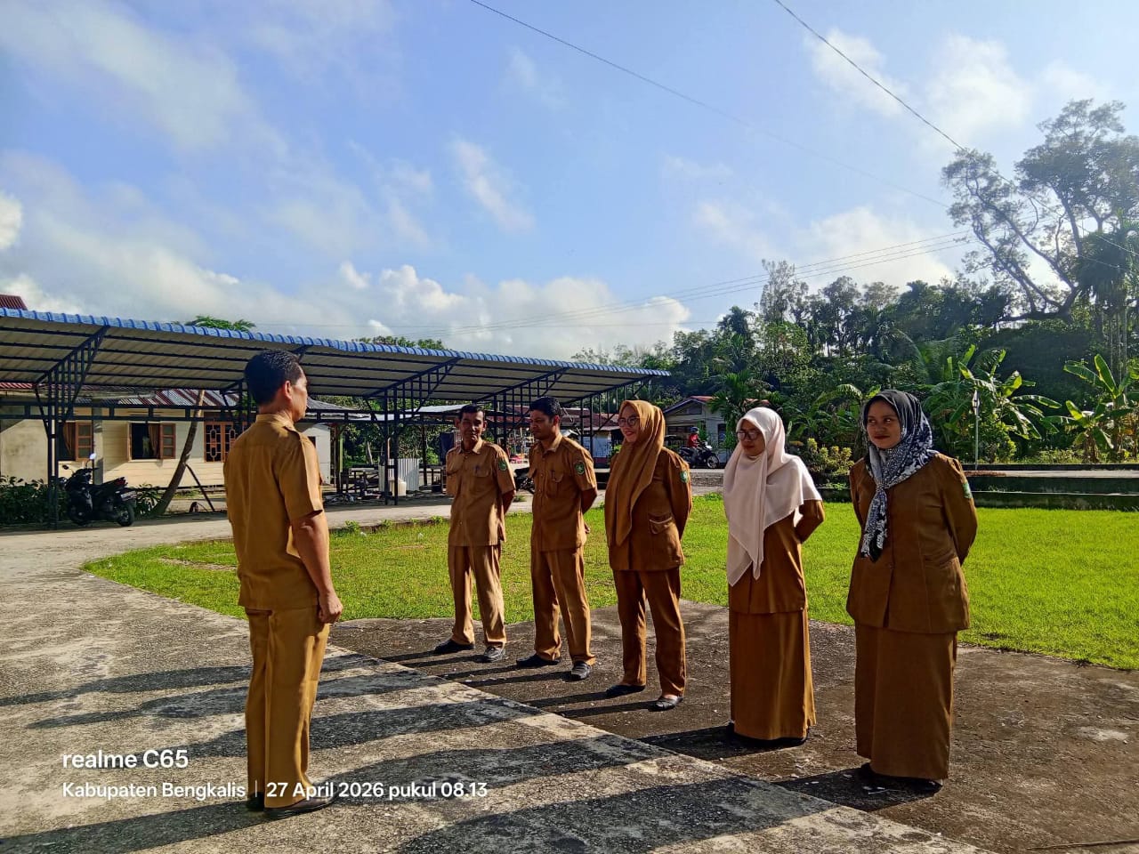 Selenggarakan Apel Senin Pagi Oleh Pemerintah Desa Sebauk