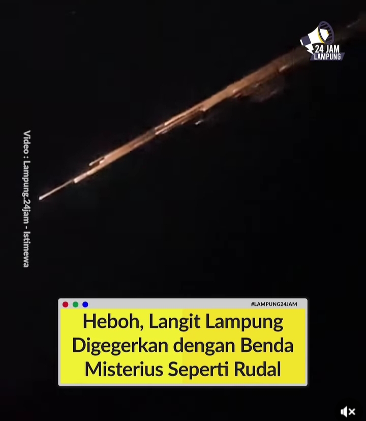 Warga Di Sejumlah Wilayah Lampung Diheboh Dengan Kemunculan Benda Bercahaya Seperti Rudal Dilangit