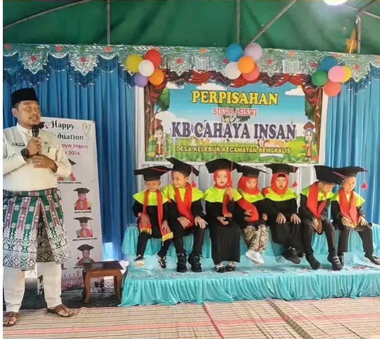 Wisuda PAUD Cahaya Insan Desa Kelebuk, Wujudkan Generasi Cerdas Berkarakter