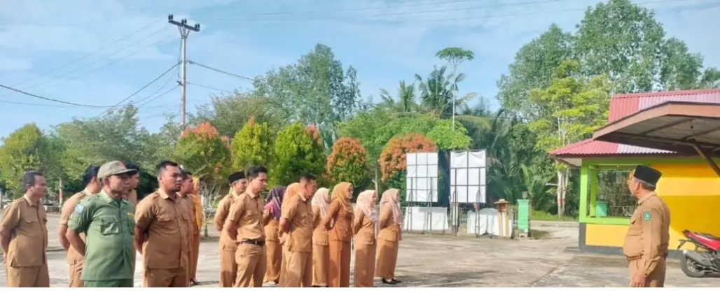 Konsisten Apel Rutin, Kades Penebal Tegakkan Disiplin Aparatur Desa