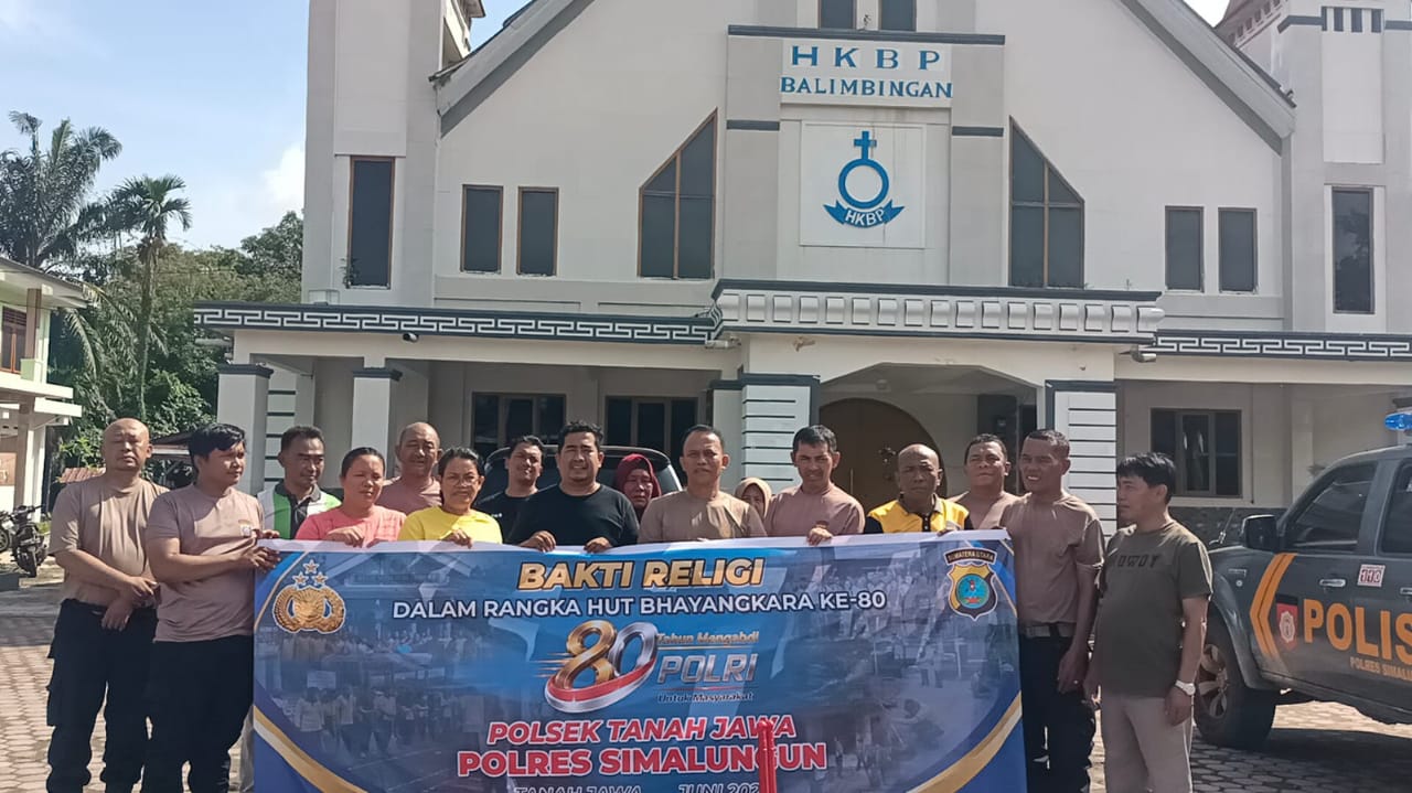 HUT Bhayangkara ke-80, Kapolsek Tanah Jawa Gelar Bakti Religi di Masjid dan Gereja sebagai Simbol Toleransi