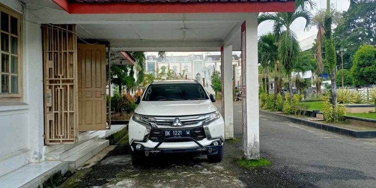 Gunakan Tiga Mobil Dinas, Ketua DPRD Siantar Diduga Kangkangi Aturan